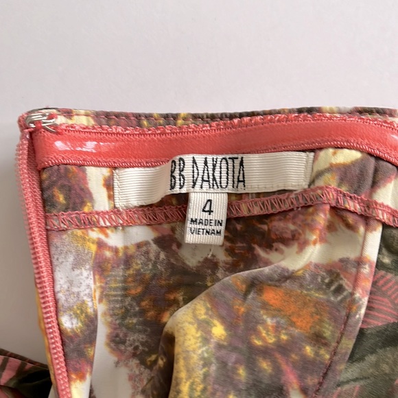 BB Dakota Stillman Orchid Printed Strapless Dress Size 4 - Picture 9 of 11